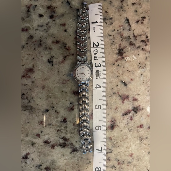 Beautiful stainless guess - Picture 4 of 4